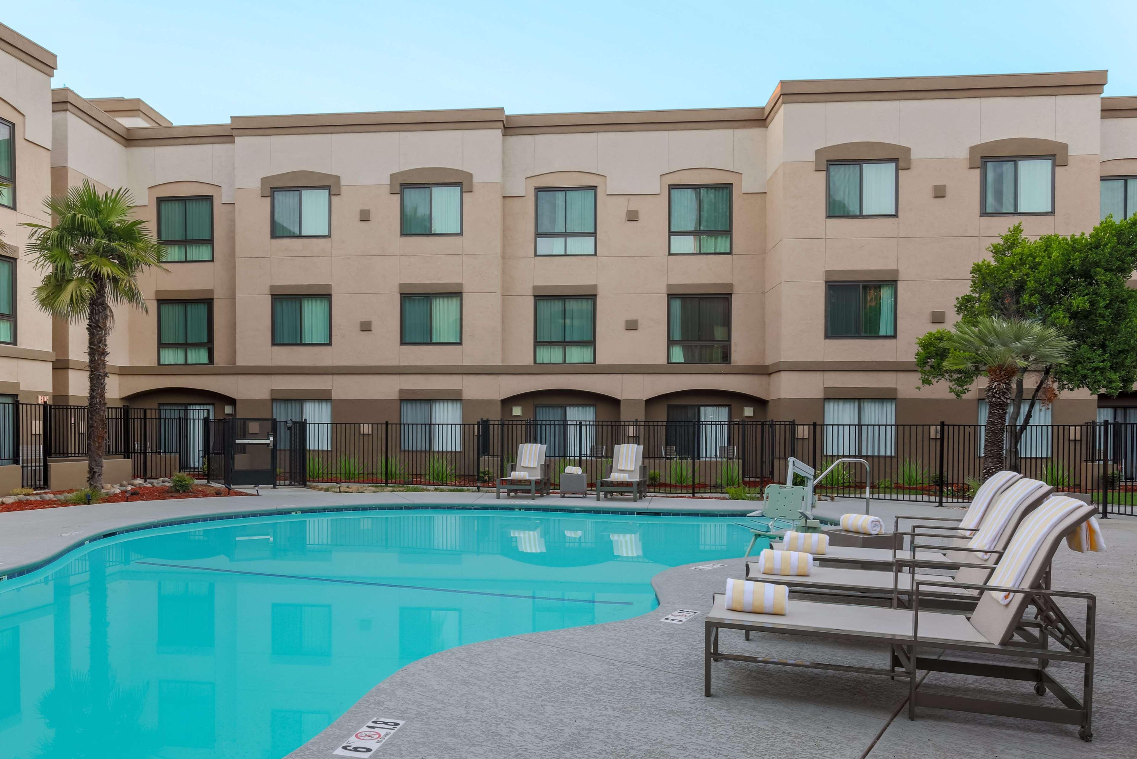 Doubletree Suites By Hilton Hotel Sacramento - Rancho Cordova Eksteriør bilde